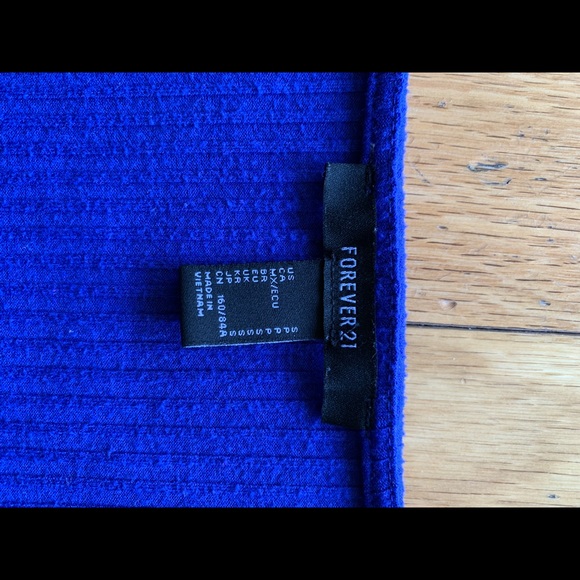 Sold elsewhere *** Set of two forever21 crop tops both size S - Picture 3 of 5